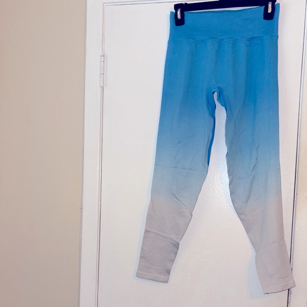 Blue and White Gradient Leggings with Tapered Design